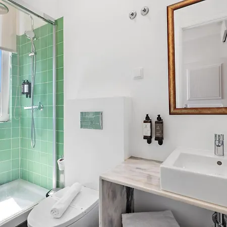 Monte Belvedere By Shiadu Lisbona